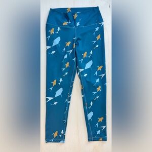 Ava Sky Fit Fighting Eel Hawaii fish origami print yoga leggings size M